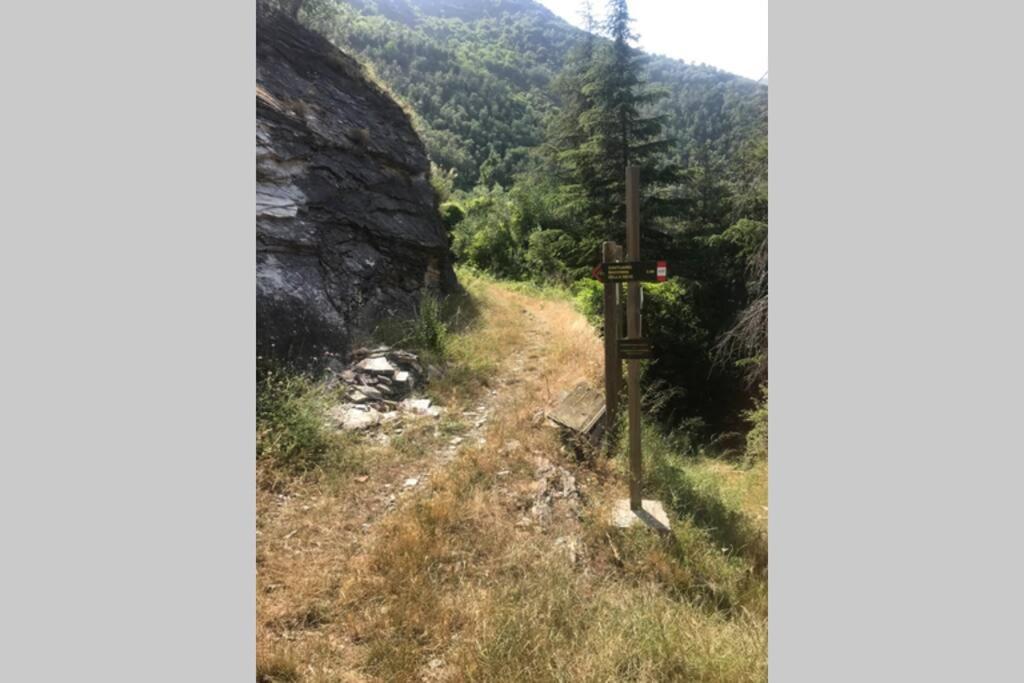 Alloggio U Sportegu Da E Monti A Giaia Badalucco Exterior foto